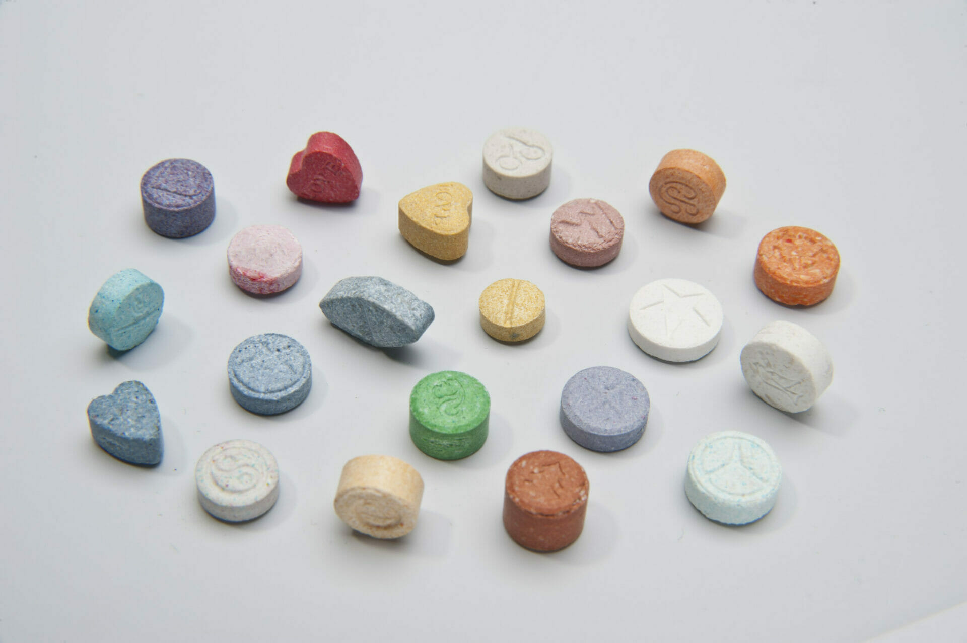 Is alcohol gevaarlijker dan XTC? – DRUGSinfo.nl